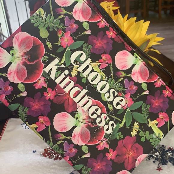 New Betsey Johnson CHOOSE KINDNESS Floral Pouch Wristlet - Picture 14 of 15